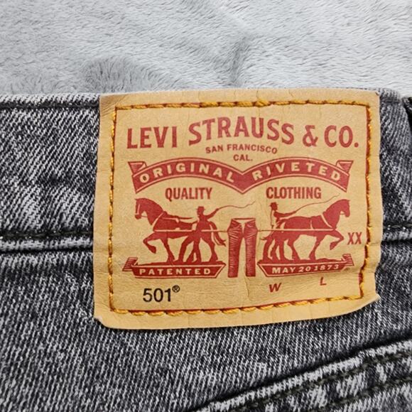 Levi's Shorts Womens W30 Faded Black Gray 501 High Rise Cut Off Button Fly - Picture 4 of 13